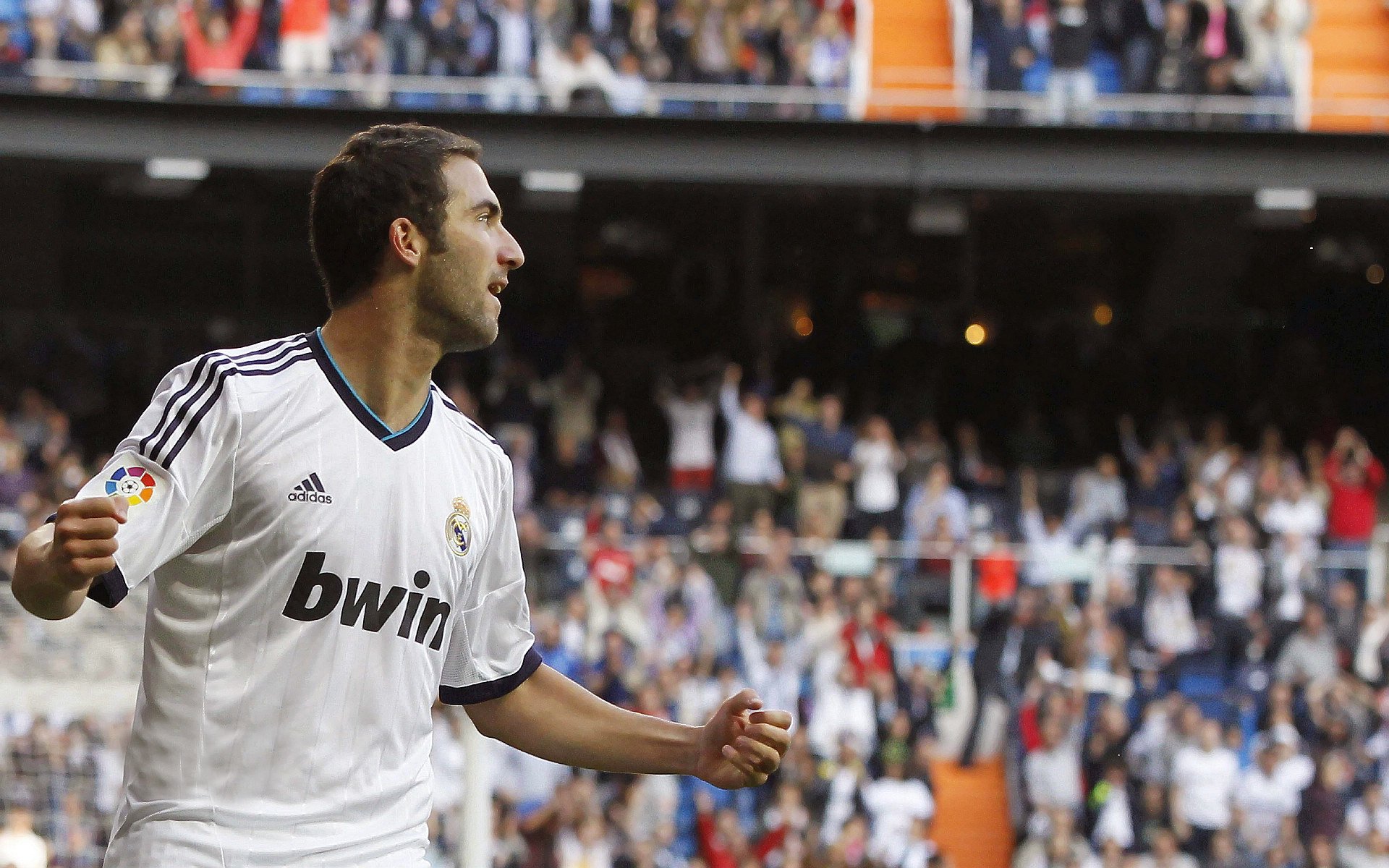 开云体育app-年度焦点之战之夜，托尼关键节点连续得分，铸就传奇逆转